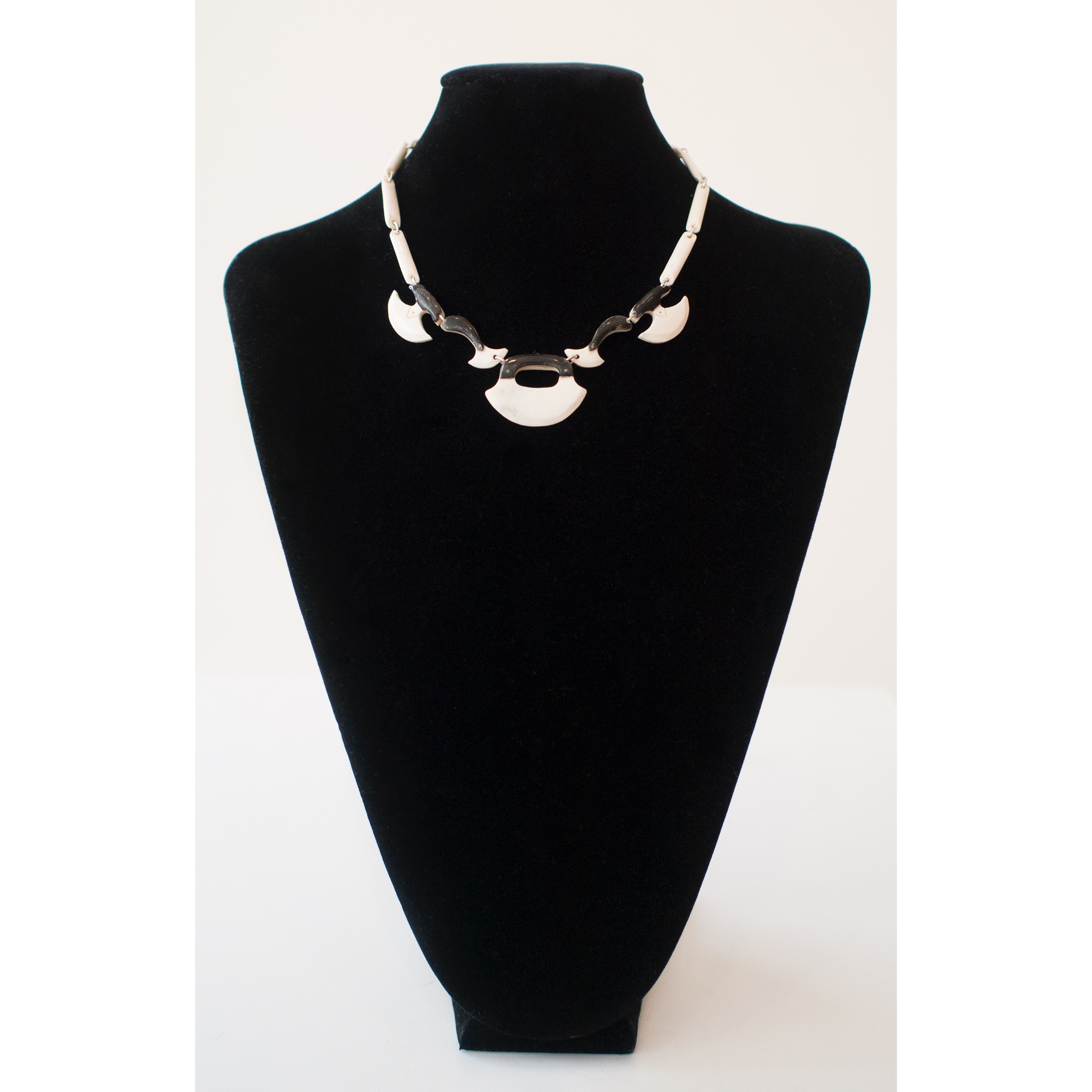 Ulu necklace Lineage Arts Gallery Ottawa